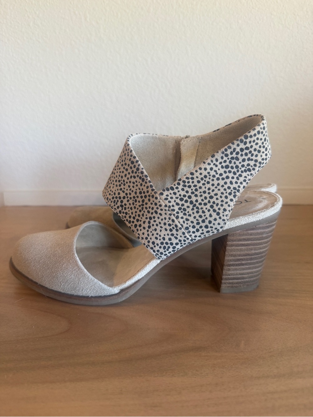 Toms Milan Nova Suede Block Heels, 7.5 - Picture 2 of 7